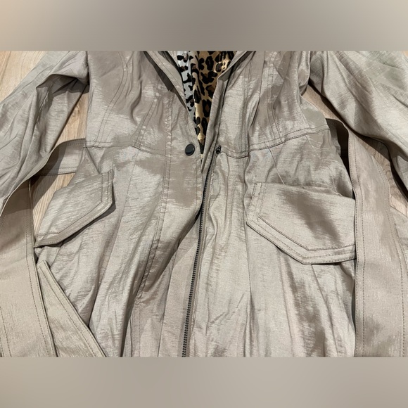 NWOT Bella Fare Belted Bubble Trench Coat - Picture 4 of 11